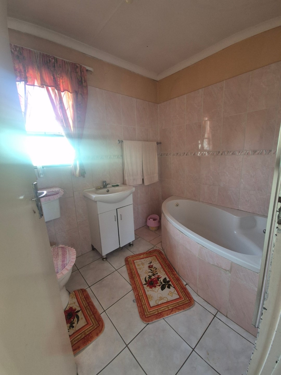 3 Bedroom Property for Sale in Motherwell Nu7 Eastern Cape